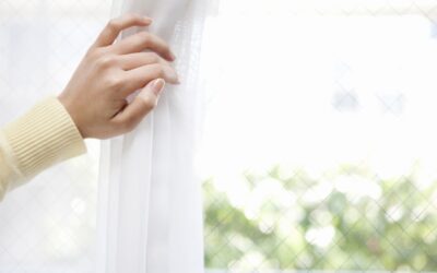 Tendaggi e illuminazione: come sfruttare al meglio la luce naturale nei tuoi interni